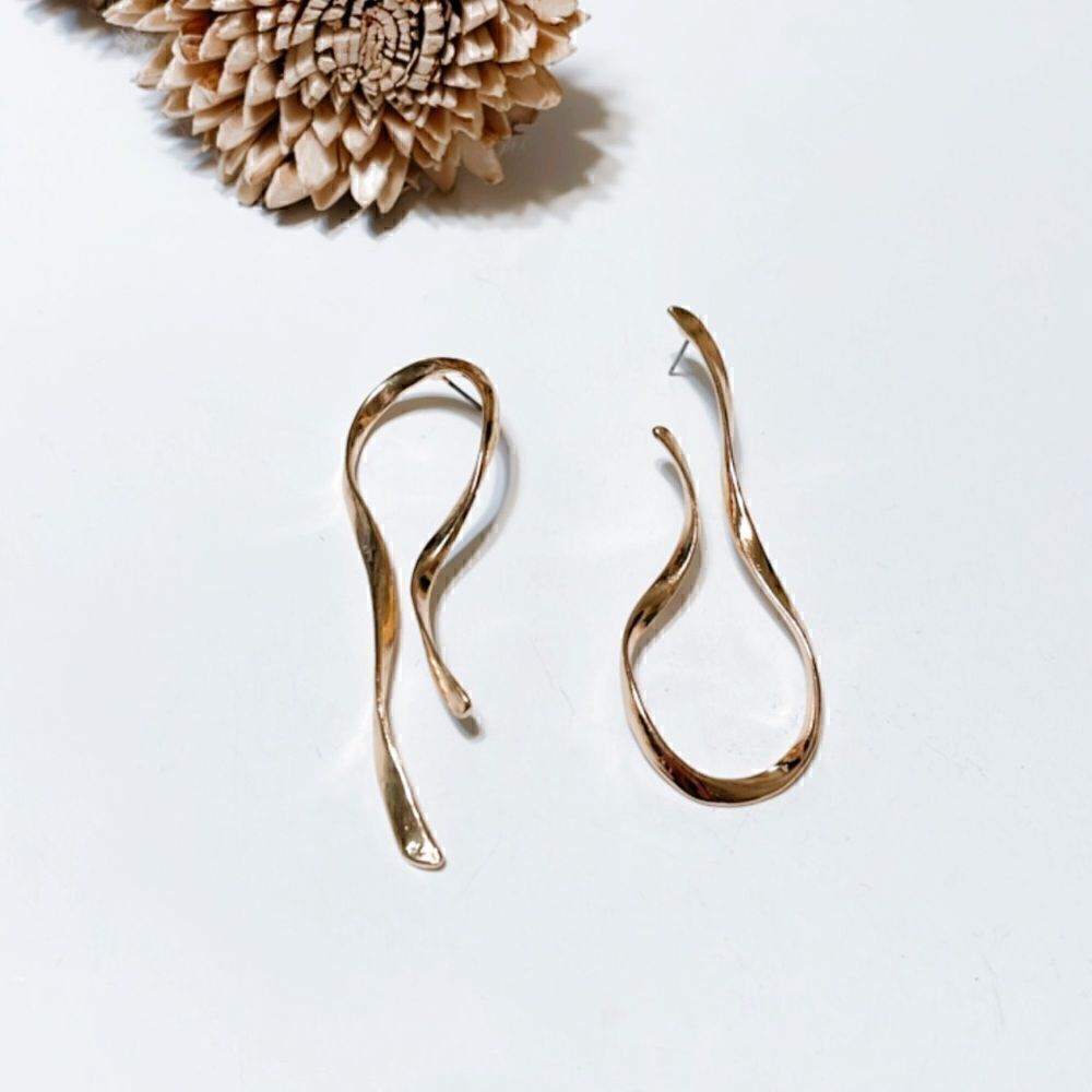 Geo dangle earrings in gold M256 - Picture 4 of 6